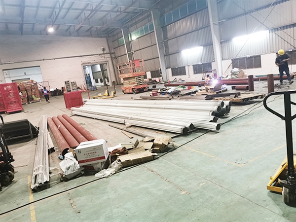 卷帘门生产现场